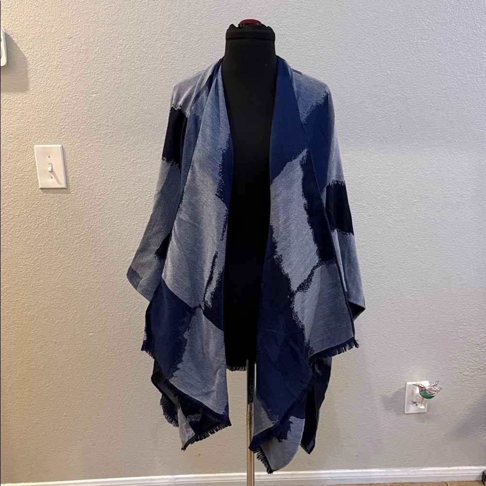 Draped Navy Patterned Open-Front Cape - Picture 7 of 7